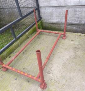 Rack pour étançons de 170/85 : 50 €