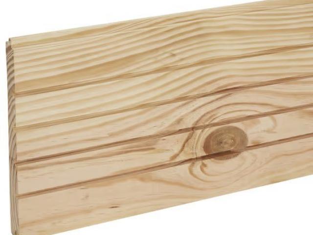 Plancher en pin maritime déclassé brut - L. 2 m x l. 14 cm x Ép. 21 mm : 15 € M²