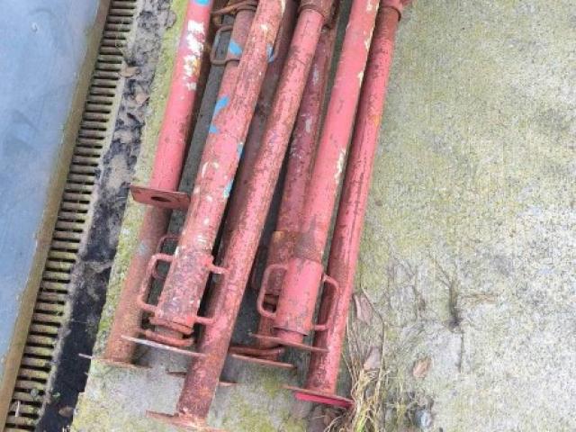 Etançons 100-180 Cm ; 10 € pièce =- 20 pièces