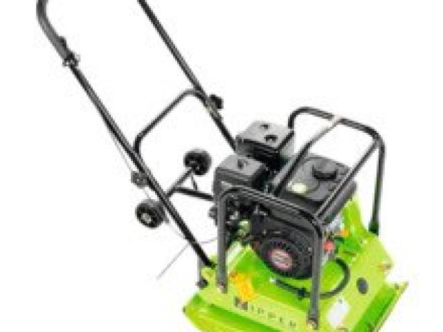 Plaque vibrante Zipper ZI-RPE90C avec tapis en caoutchouc : 440 €