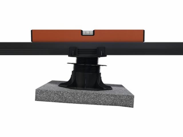 Clip de plot pour terrasse réglable en hauteur de 65 à 155 mm : 6,50 € pièce