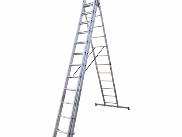 Échelle multifonctions WERNER échelle simple d'appui ou échelle coulissante aluminium 3 parties 3 x 12 barreaux hauteur de travail 8,15 m : 400 €
