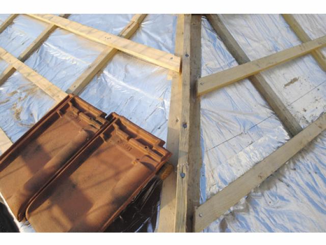 Bande pour toit et façade Reflextherm 3 couches 1 x 12,5 m rouleau  : 19 € M² : 237,50 € 