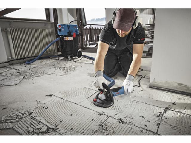 Ponceuse à béton Bosch Professional GBR 15 CAG, avec meule assiette diamantée : 509 €