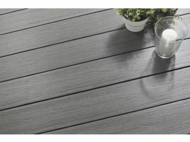 Lame de terrasse Konsta en bois composite Nativo alvéolé revêtue 23x138x3000 mm chêne gris foncé : 30 € pièce
